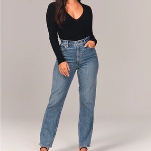 Abercrombie Curve Love 90’s Straight Ultra High Rise Jeans